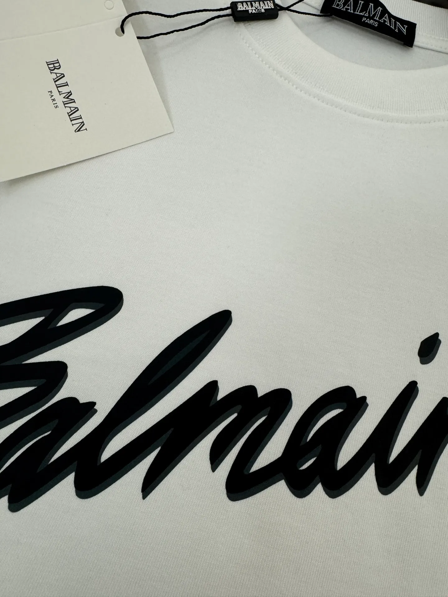 Balmain Balmain g-gram heavy cotton T-shirt, thick Breathable loose fit, printed logo design, spring and summer New Arrival round neck fashionable short-sleeved T-shirt, comfortable against the skin, durable and easy to wear, meticulous original craftsmanship, a must-have for casual Versatile Color: Black White Sizes: S M L XL XXL